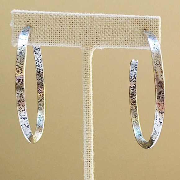 Silpada ‘TWIST OF FATE’ Sterling Silver Hoop Earrings on Posts P1731 - Picture 3 of 15